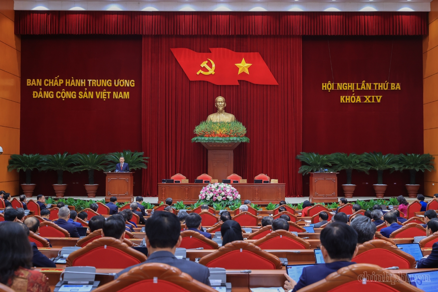 Kết luận Hội nghị lần thứ ba Ban Chấp hành Trung ương Đảng khóa XIV về tiếp tục hoàn thiện, vận hành hiệu quả mô hình tổ chức tổng thể của hệ thống chính trị, mô hình chính quyền địa phương 2 cấp